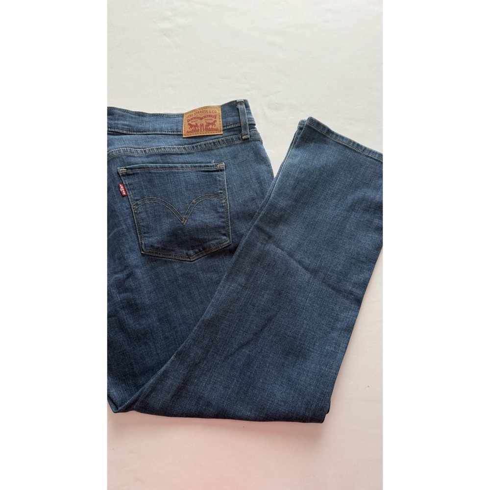 Levi's Women's Blue Jean Size 18 Classic Straight Leg EUC Stretch Denim